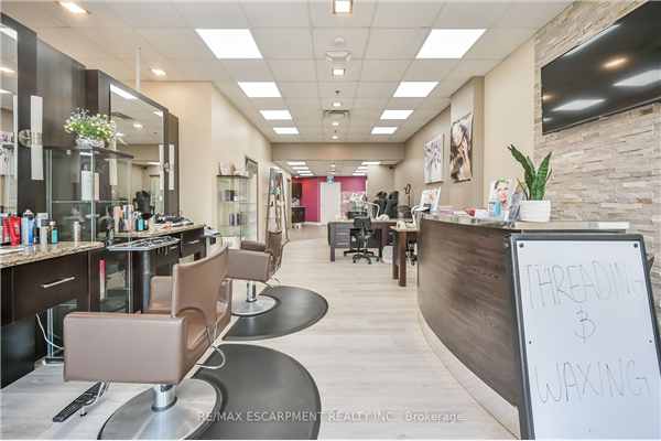 1686 Main St E, Hamilton