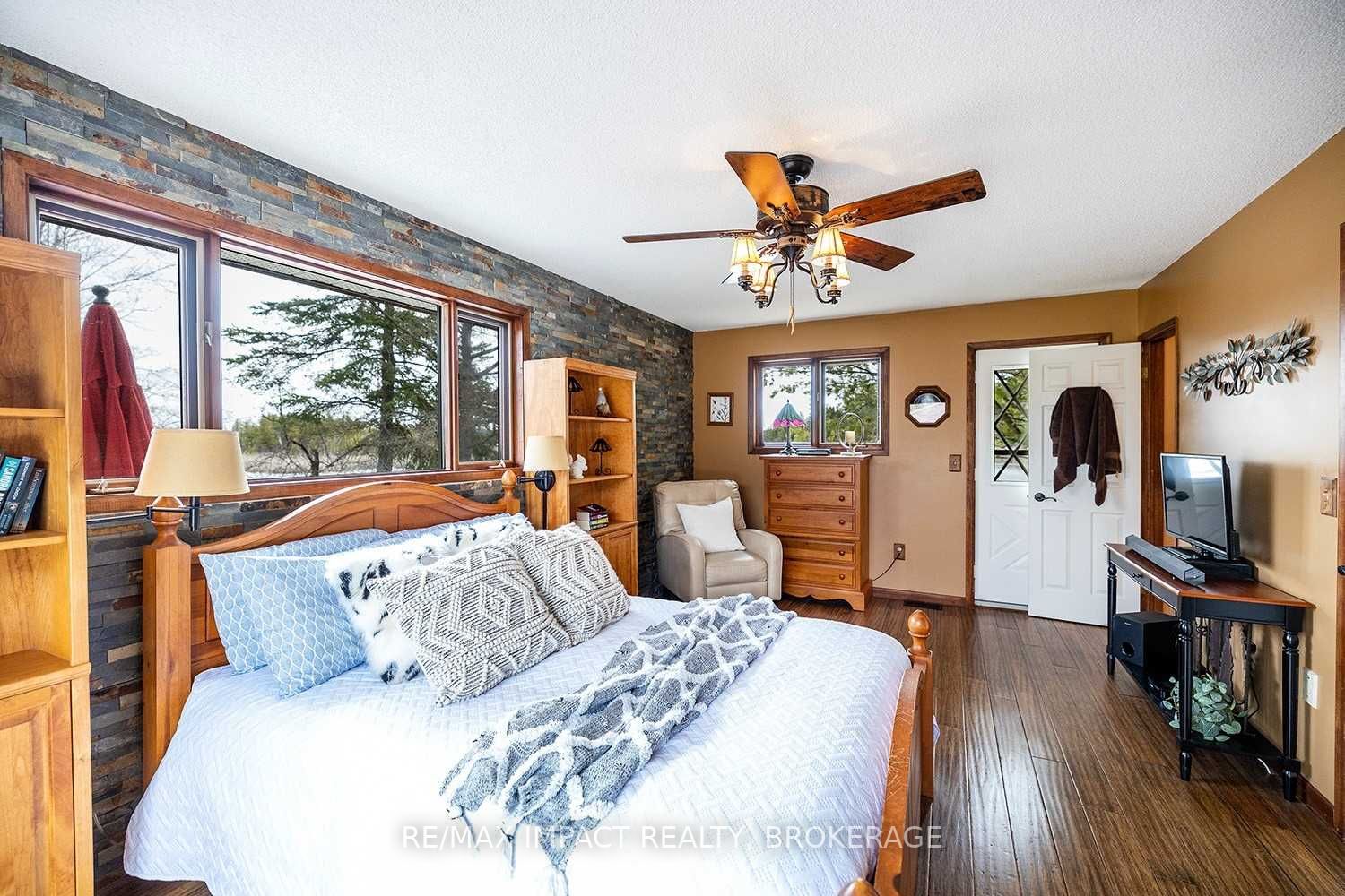 32 Totten Drive