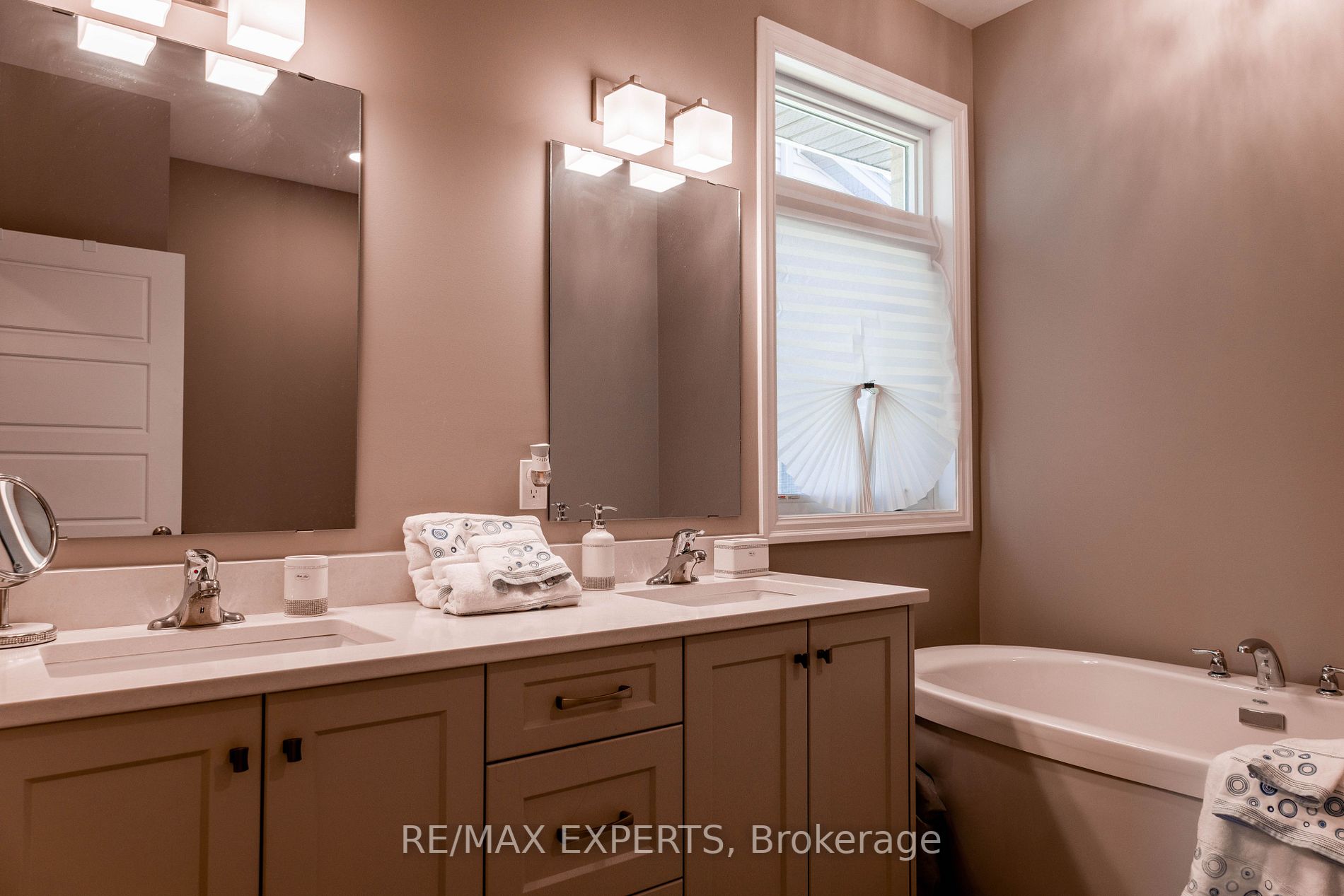 Listing X6040628 - Large Photo # 11