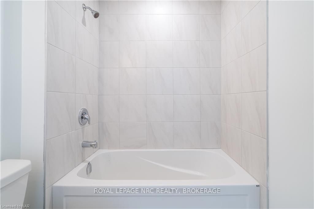600 North Service Rd, #420