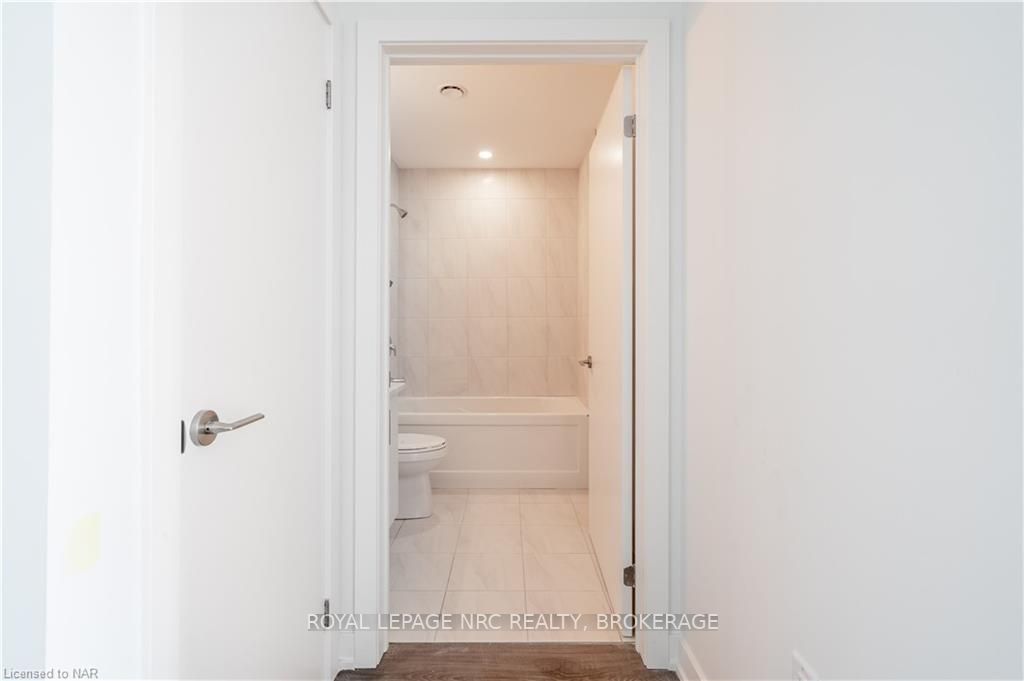 600 North Service Rd, #420