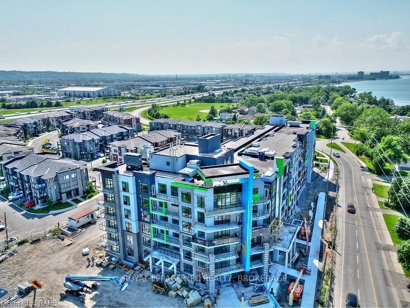 600 North Service Rd, #420