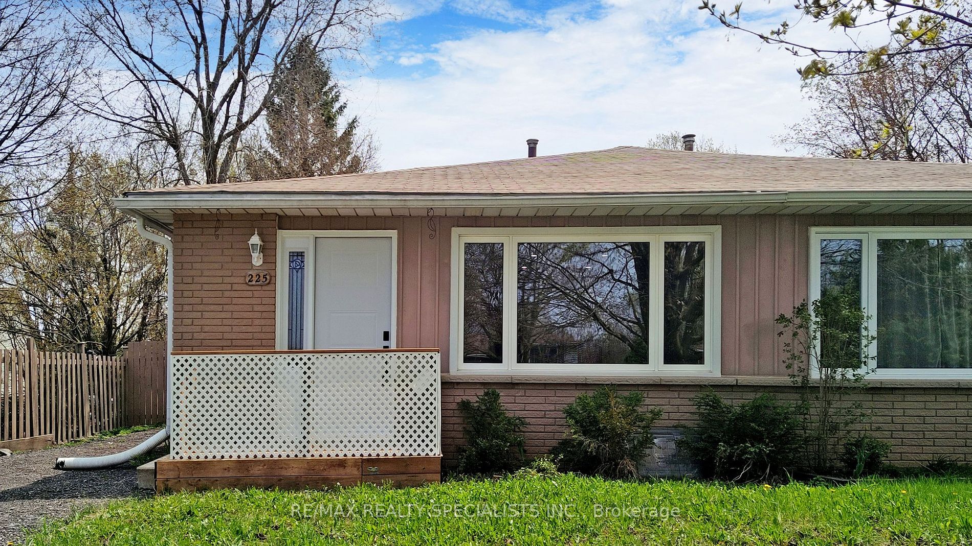 Listing X6041660 - Large Photo # 1