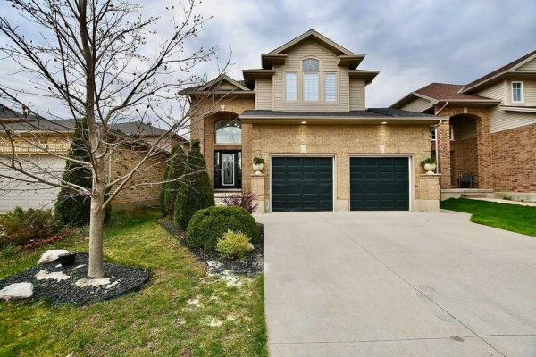1528 Coronation Dr, London