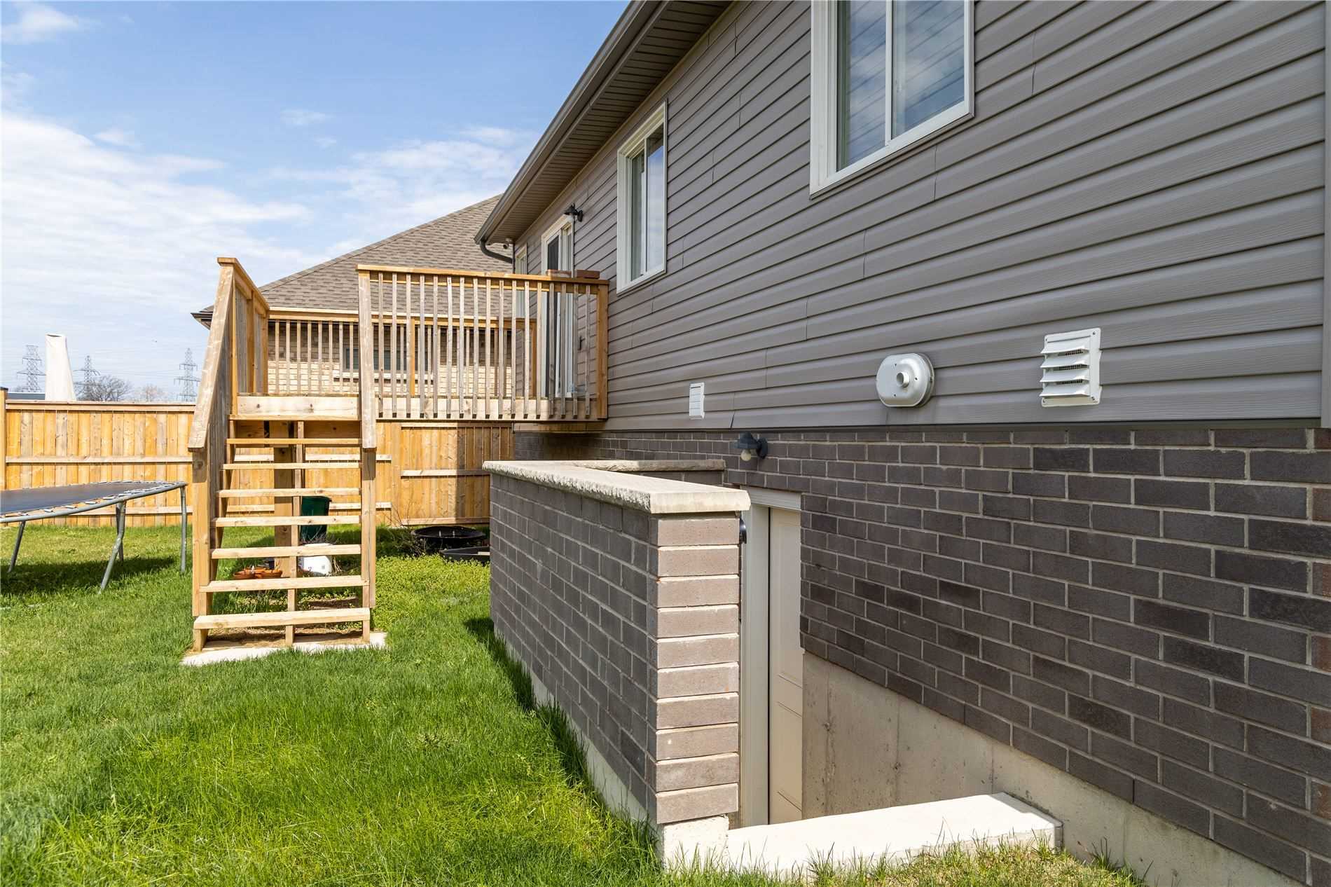 9 Cinnamon St