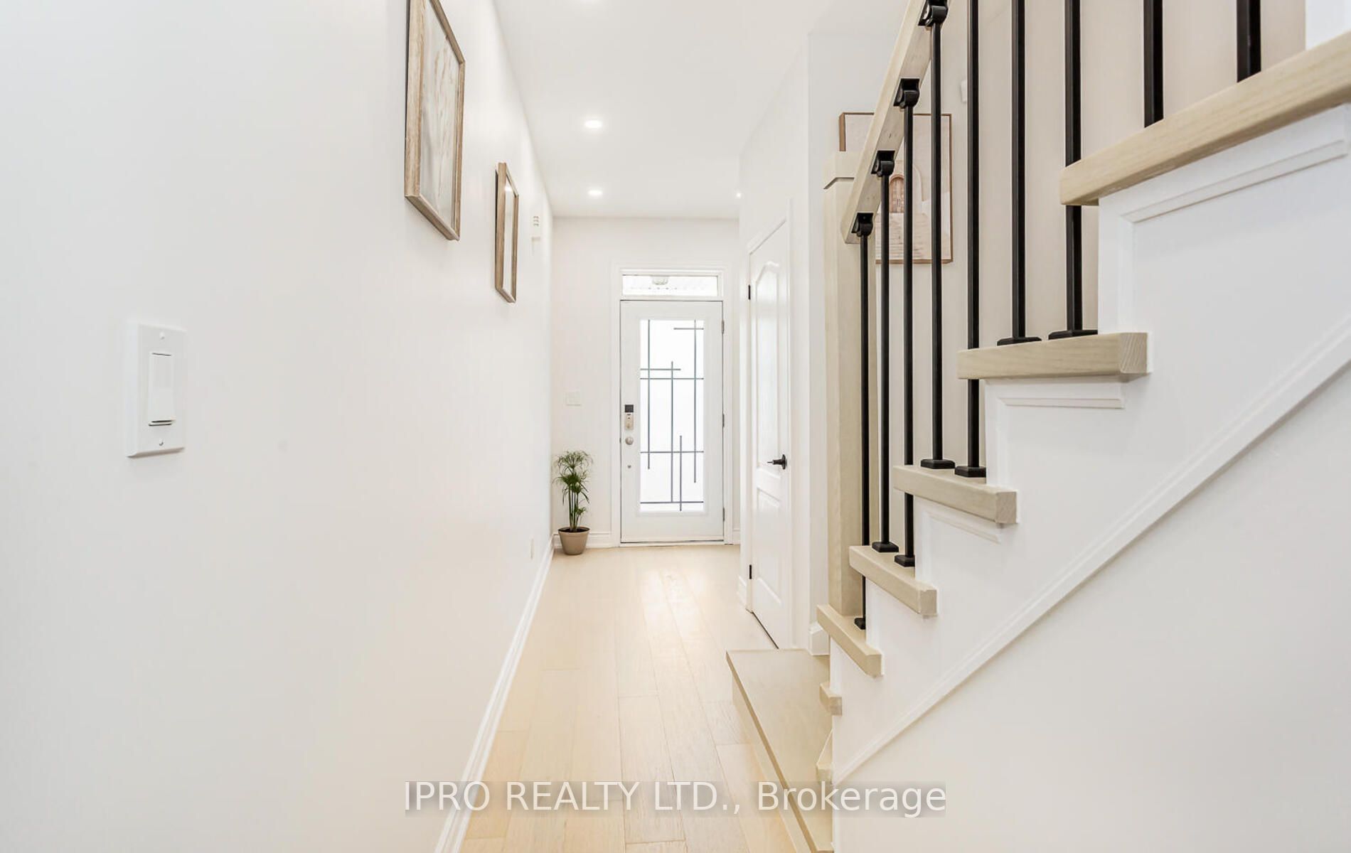 Listing X6043520 - Large Photo # 2