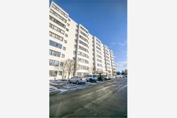 135 Baseline Rd W, London