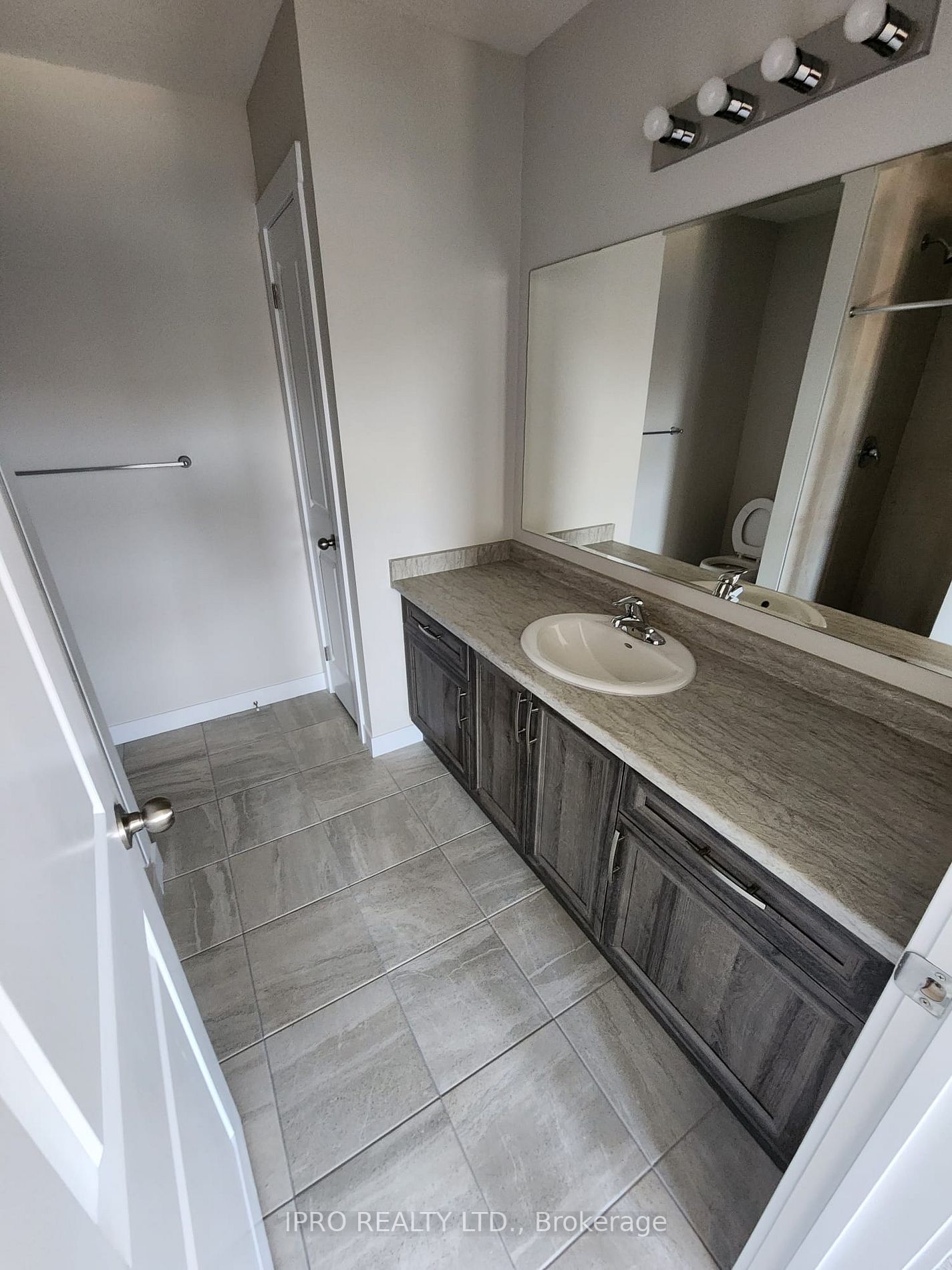 Listing X6044948 - Large Photo # 12
