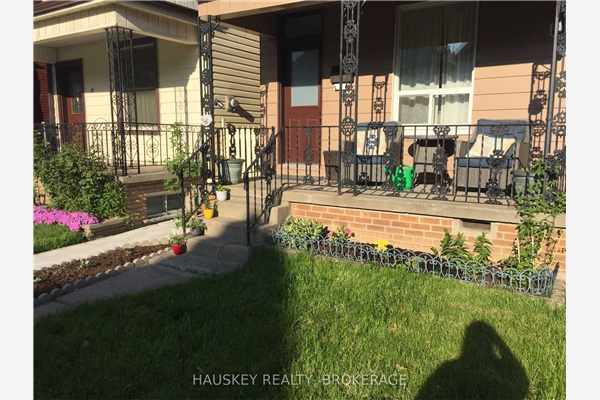 50 Chestnut Ave, Hamilton