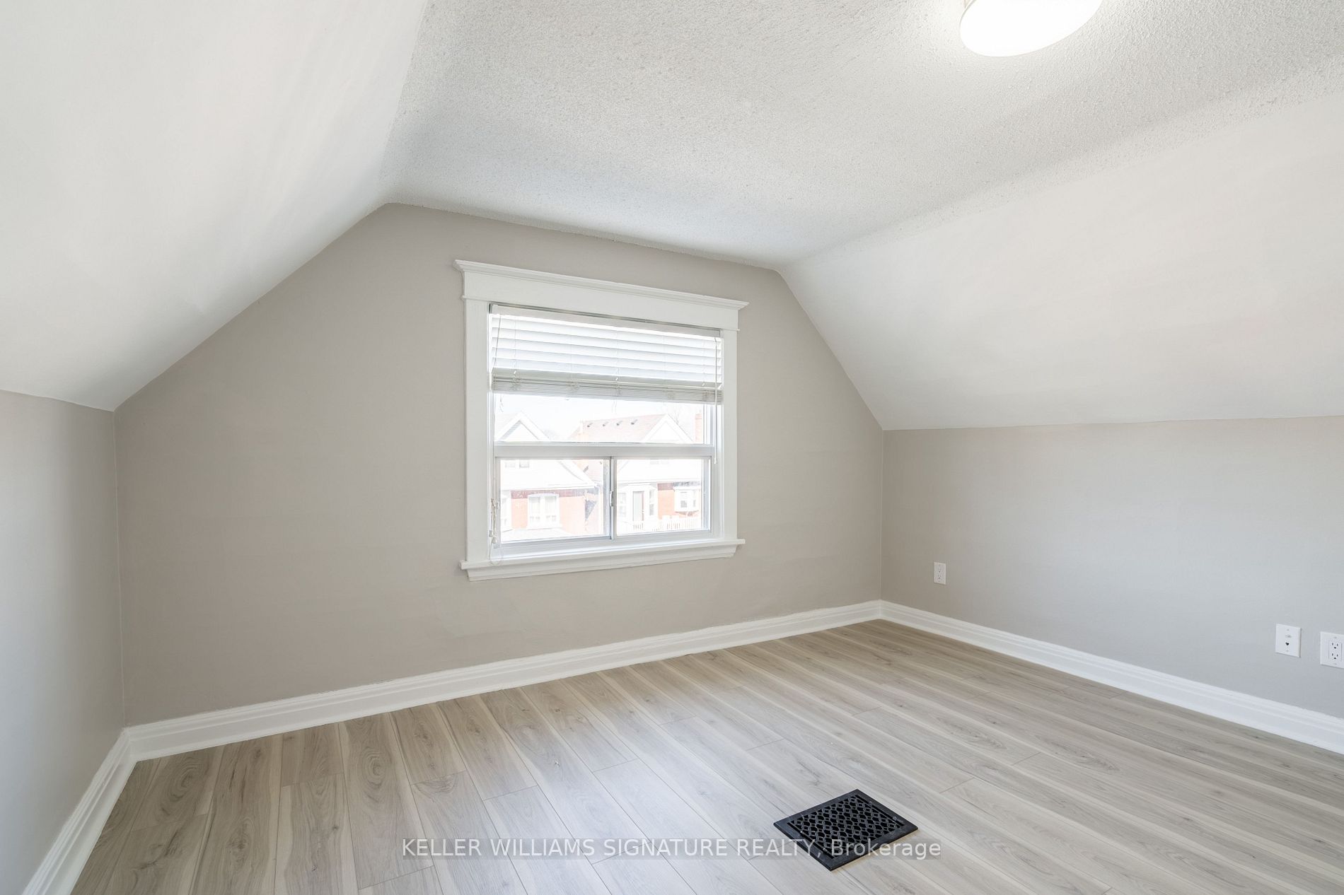 Listing X6046840 - Large Photo # 20