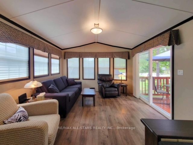 Listing X6047036 - Large Photo # 3
