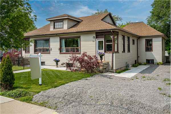 752 Beach Blvd, Hamilton