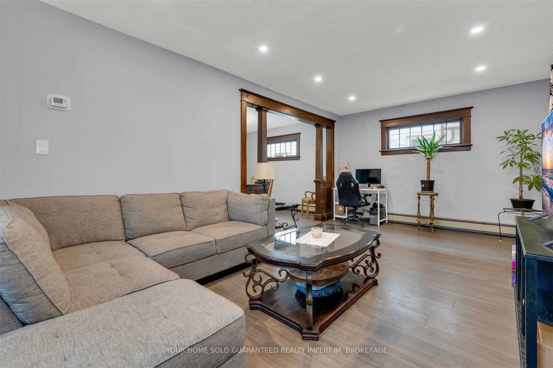 Listing X6048001 - Large Photo # 4