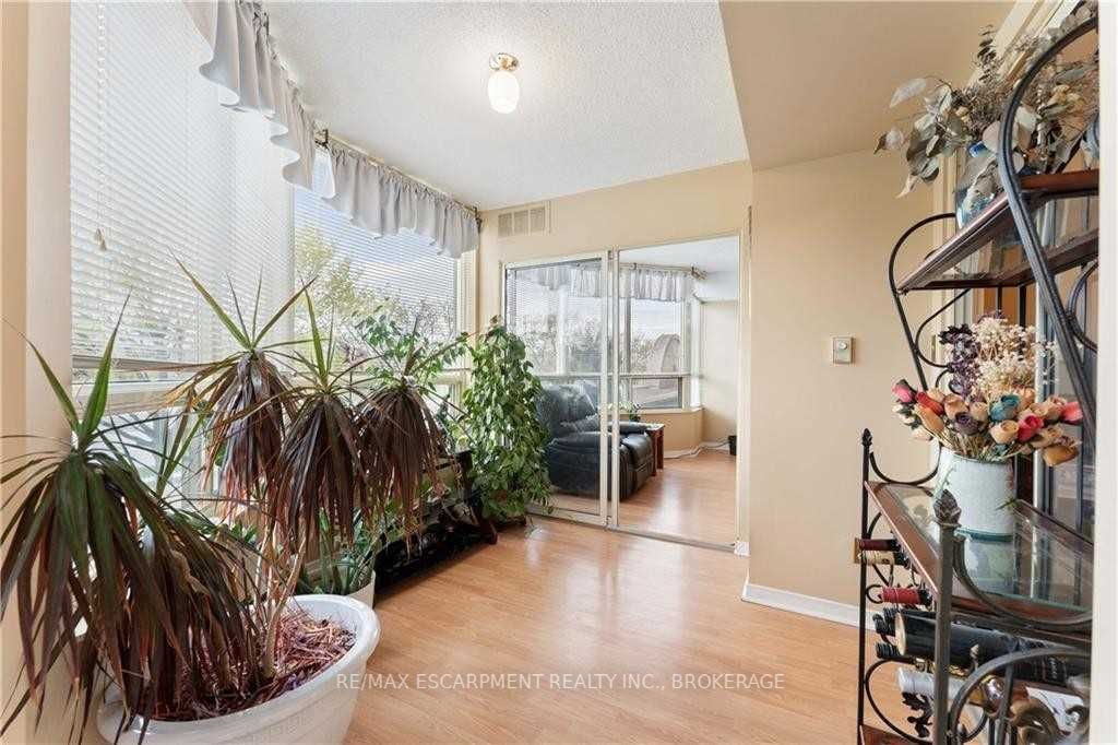 Listing X6049723 - Large Photo # 29