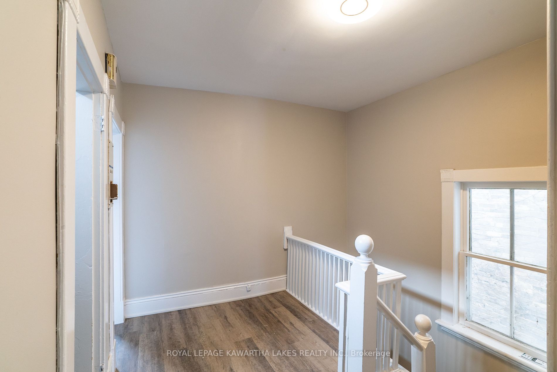 36 Victoria Avenue N