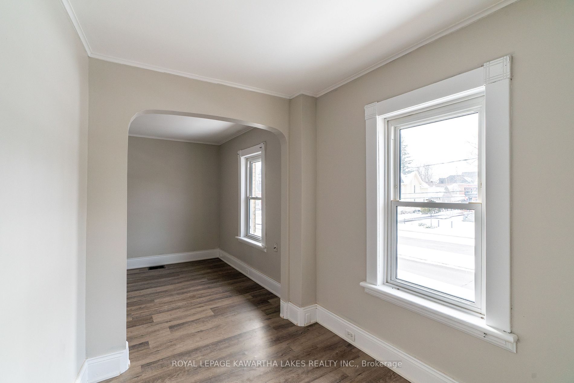 36 Victoria Avenue N