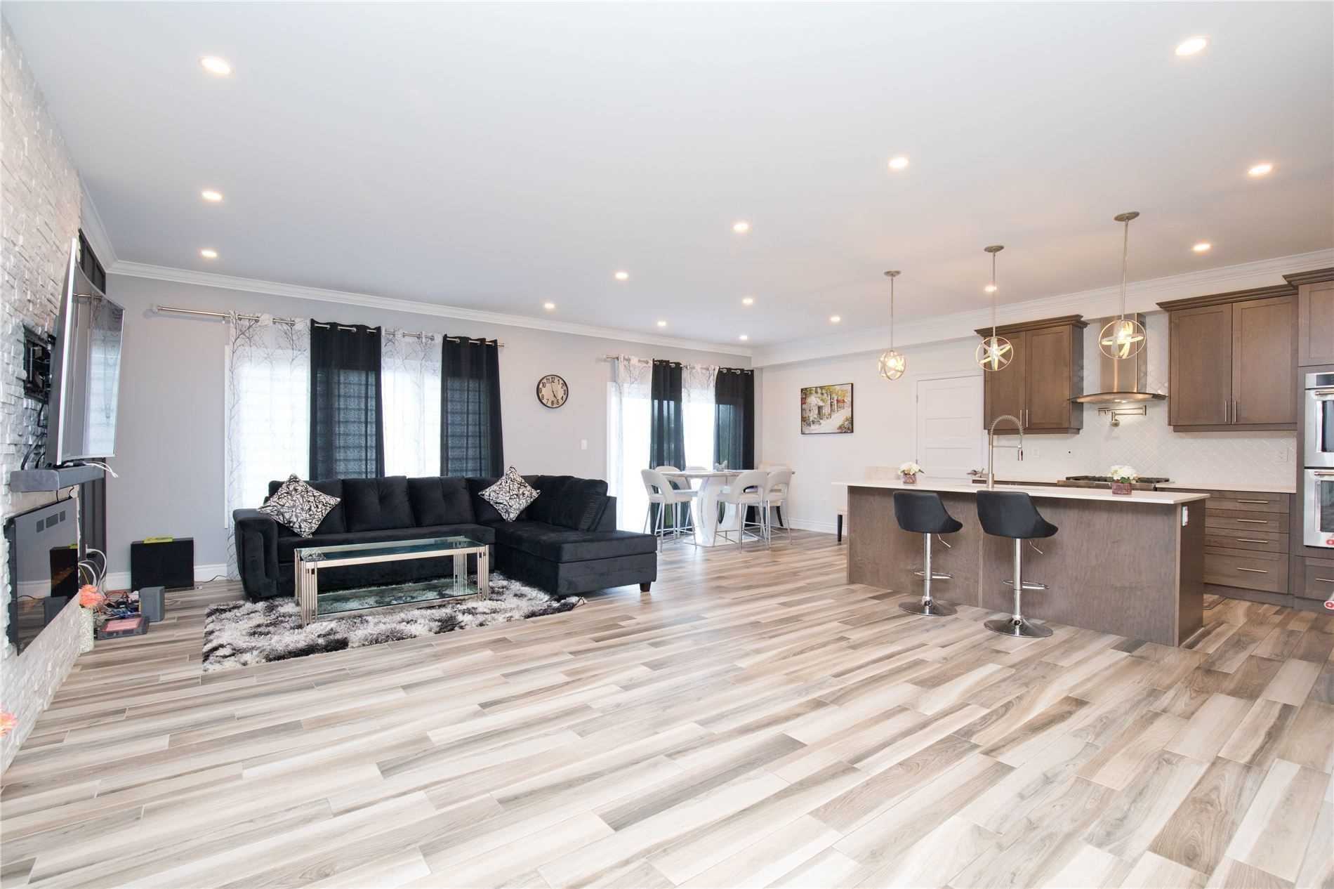 24 Country Meadows Dr