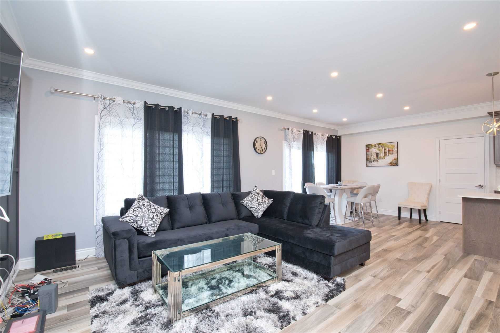 24 Country Meadows Dr