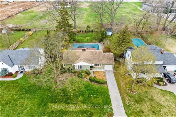 5595 Woodland Blvd, Niagara Falls
