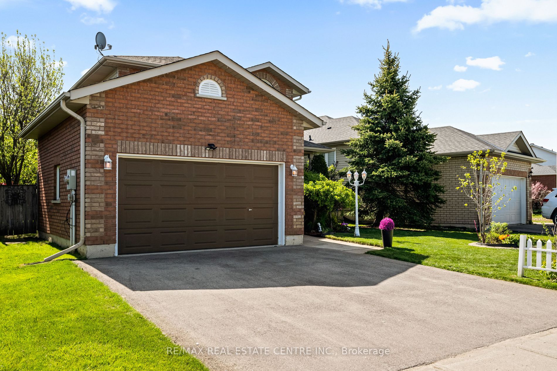 Listing X6052200 - Large Photo # 2