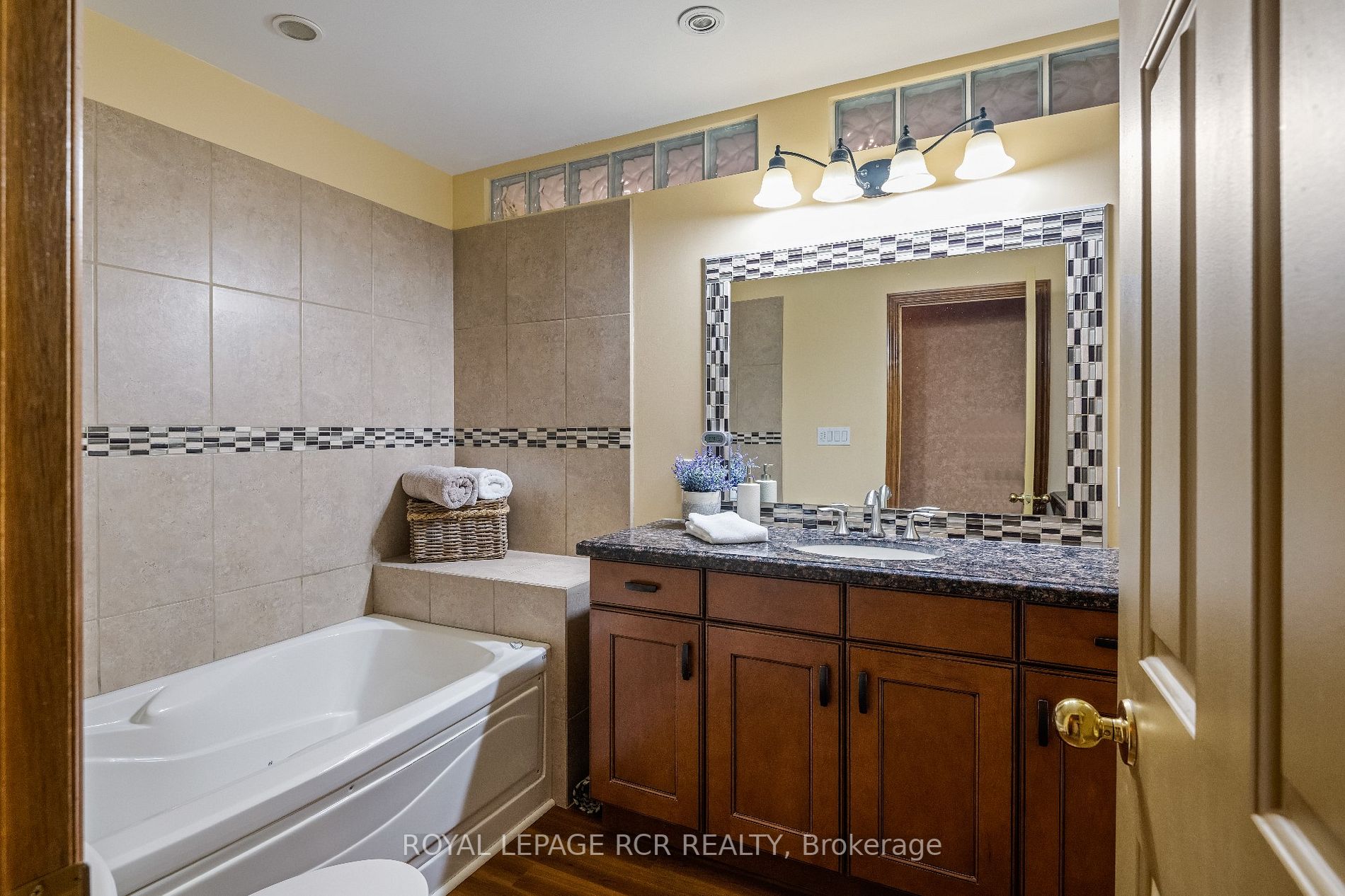 Listing X6052368 - Large Photo # 26