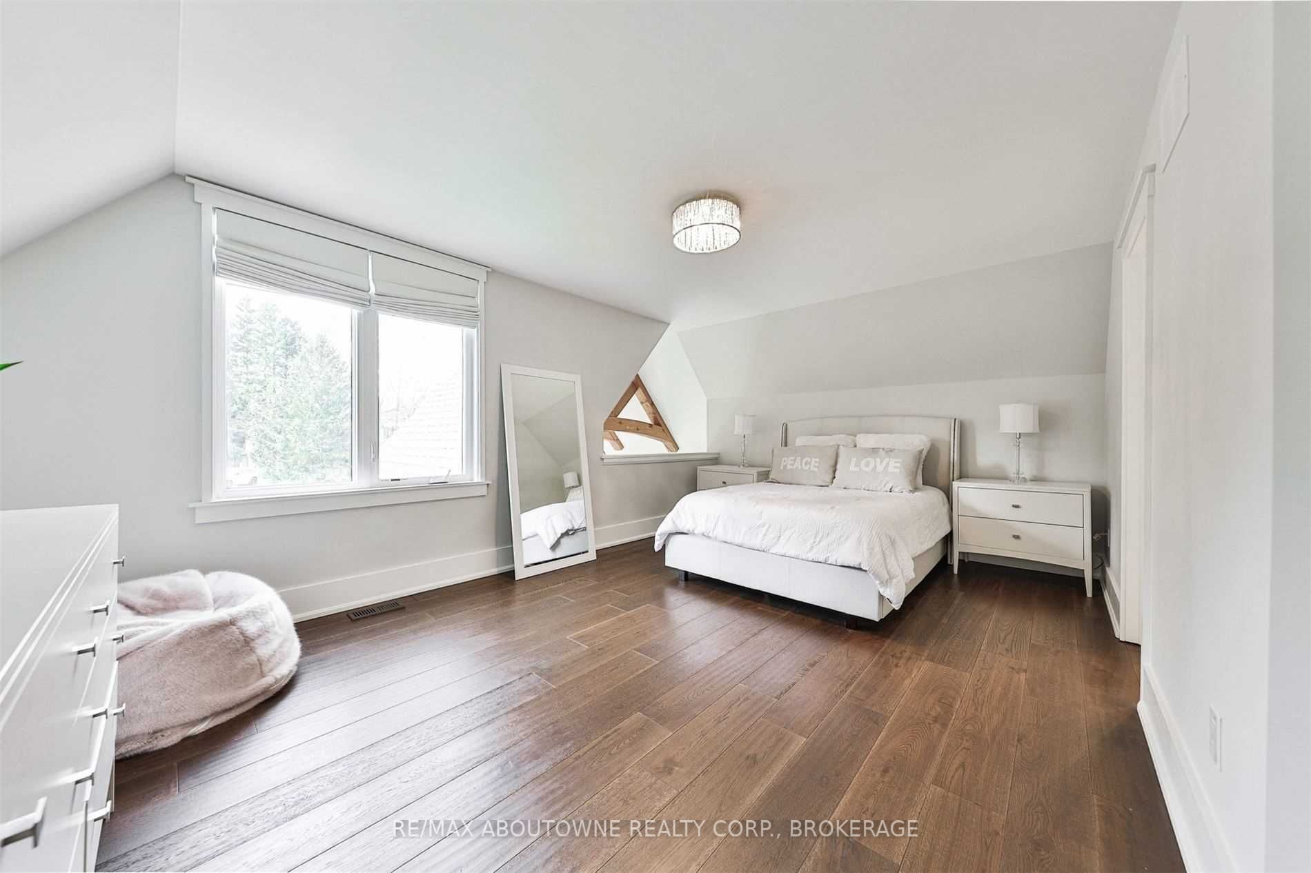 51 Central Dr