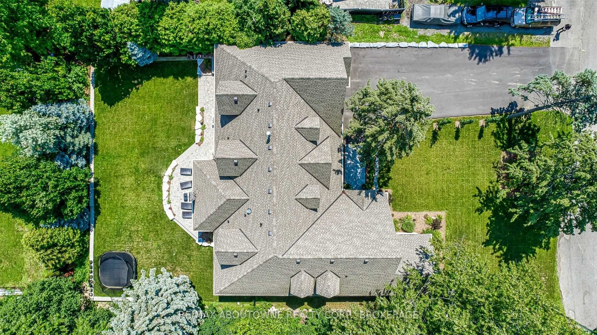51 Central Dr