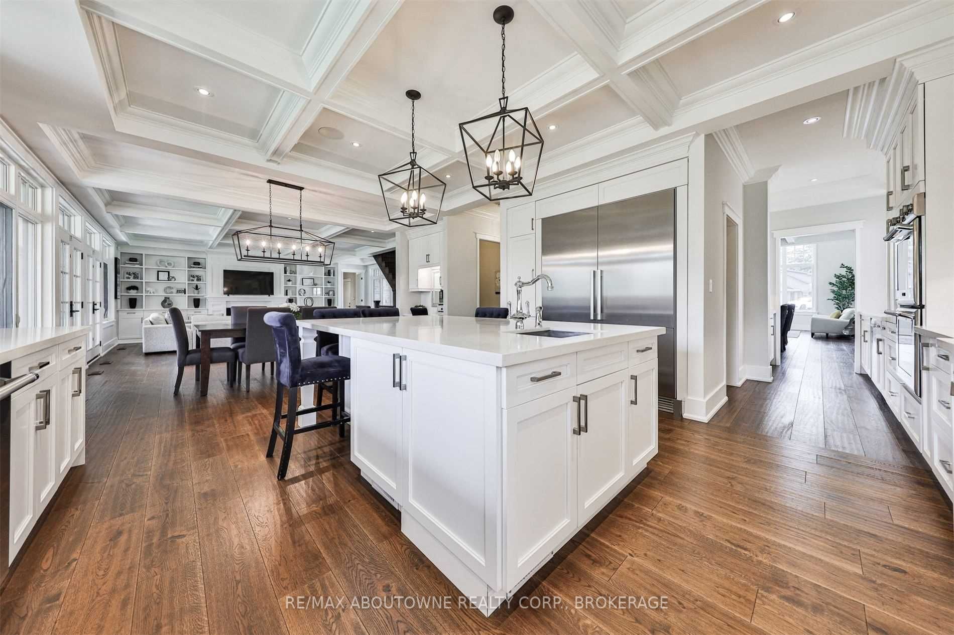51 Central Dr