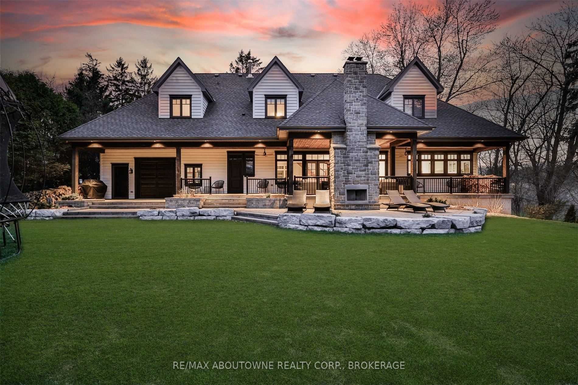 51 Central Dr