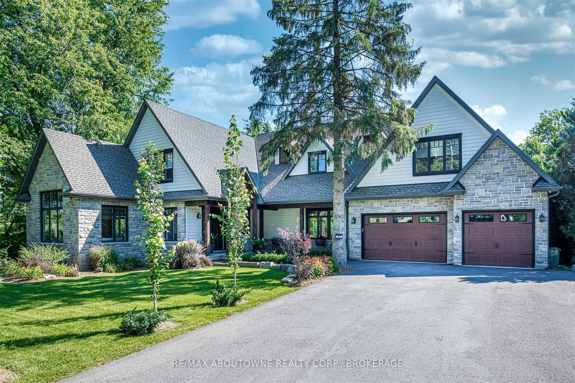 51 Central Dr