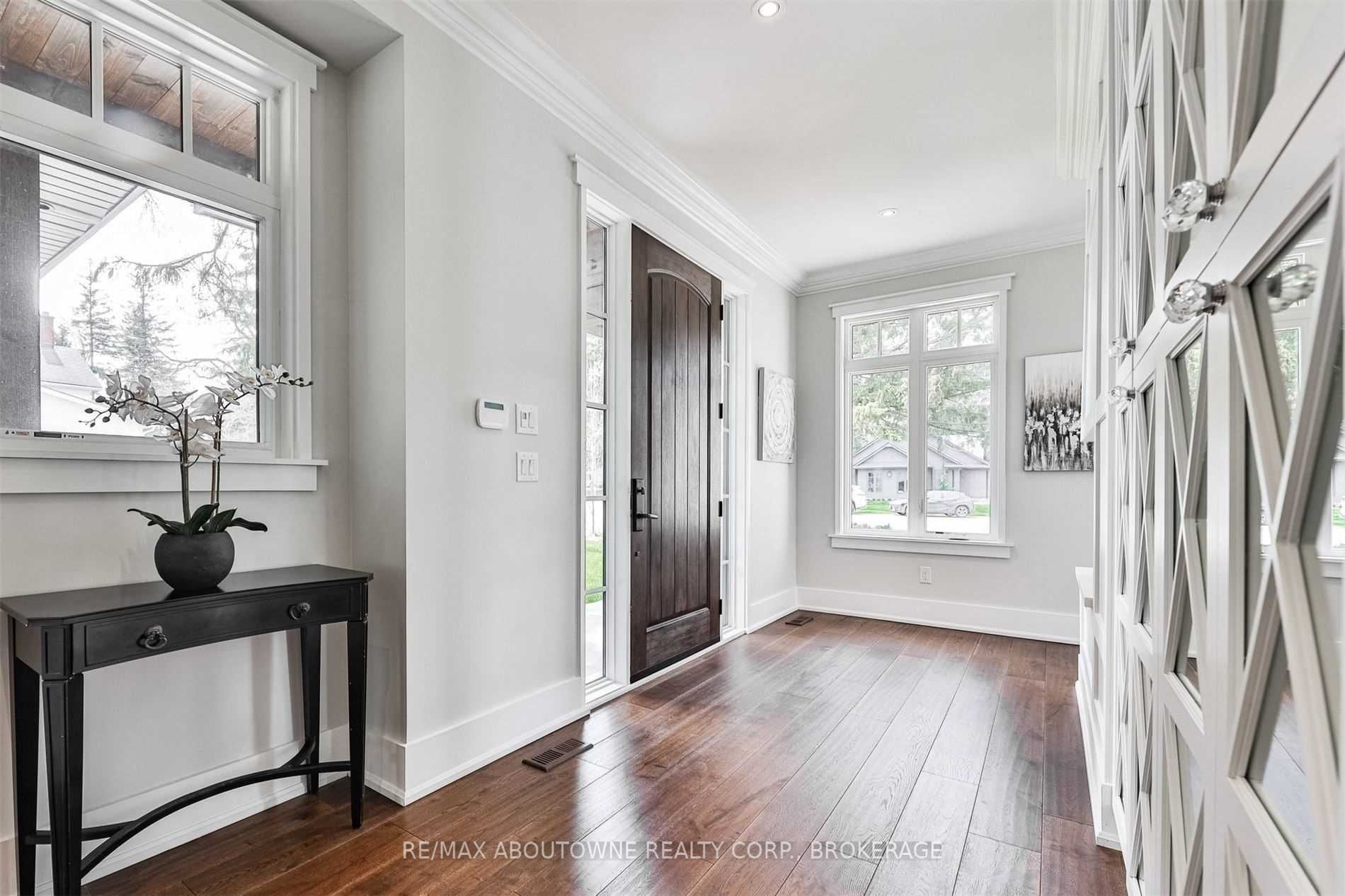 51 Central Dr