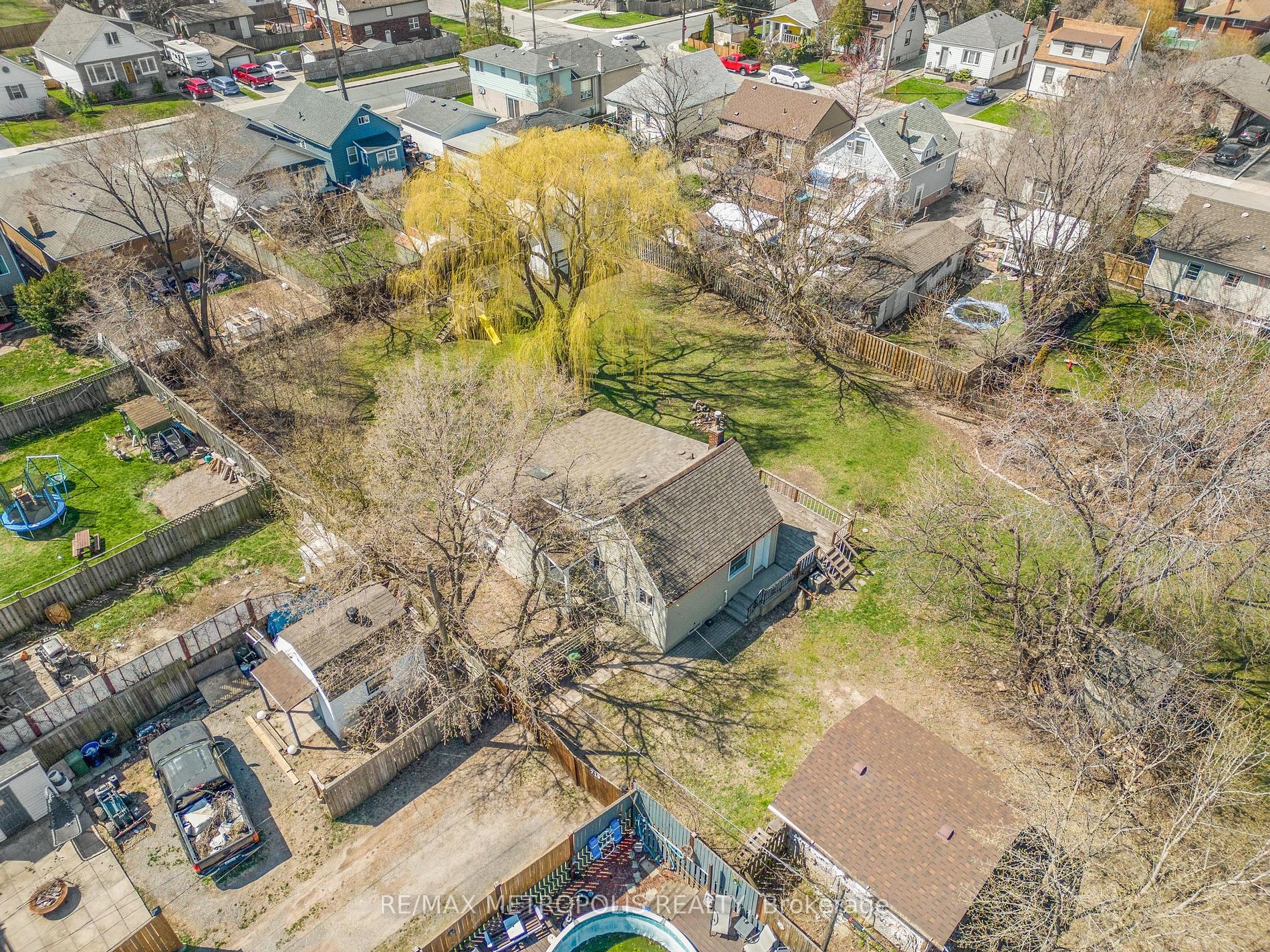 719 Knox Ave