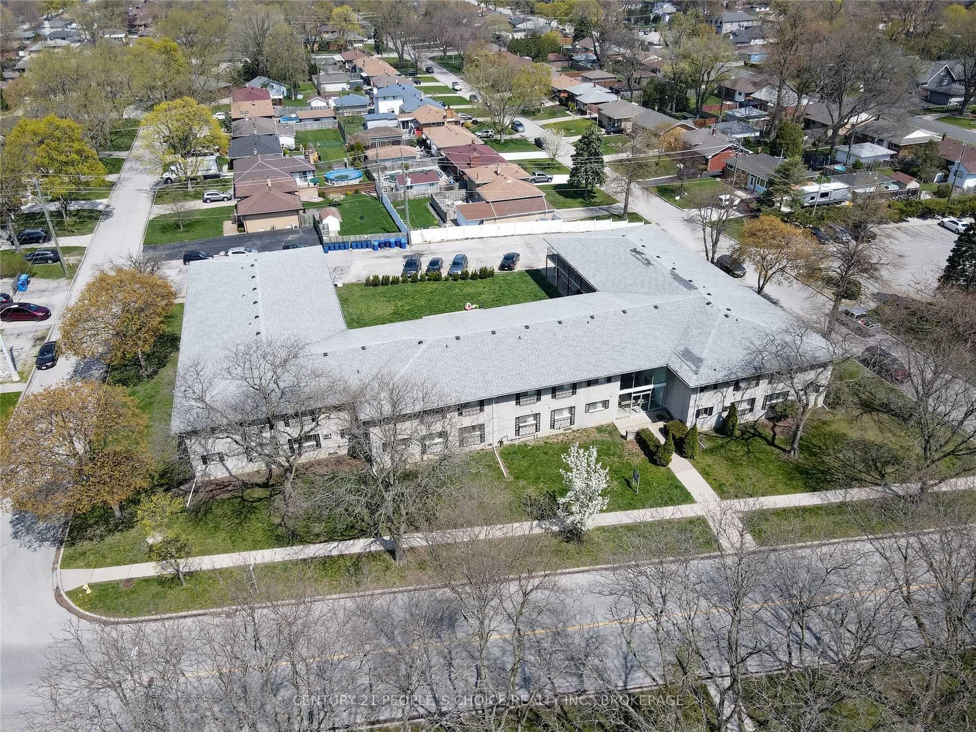 9050 Wyandotte St E