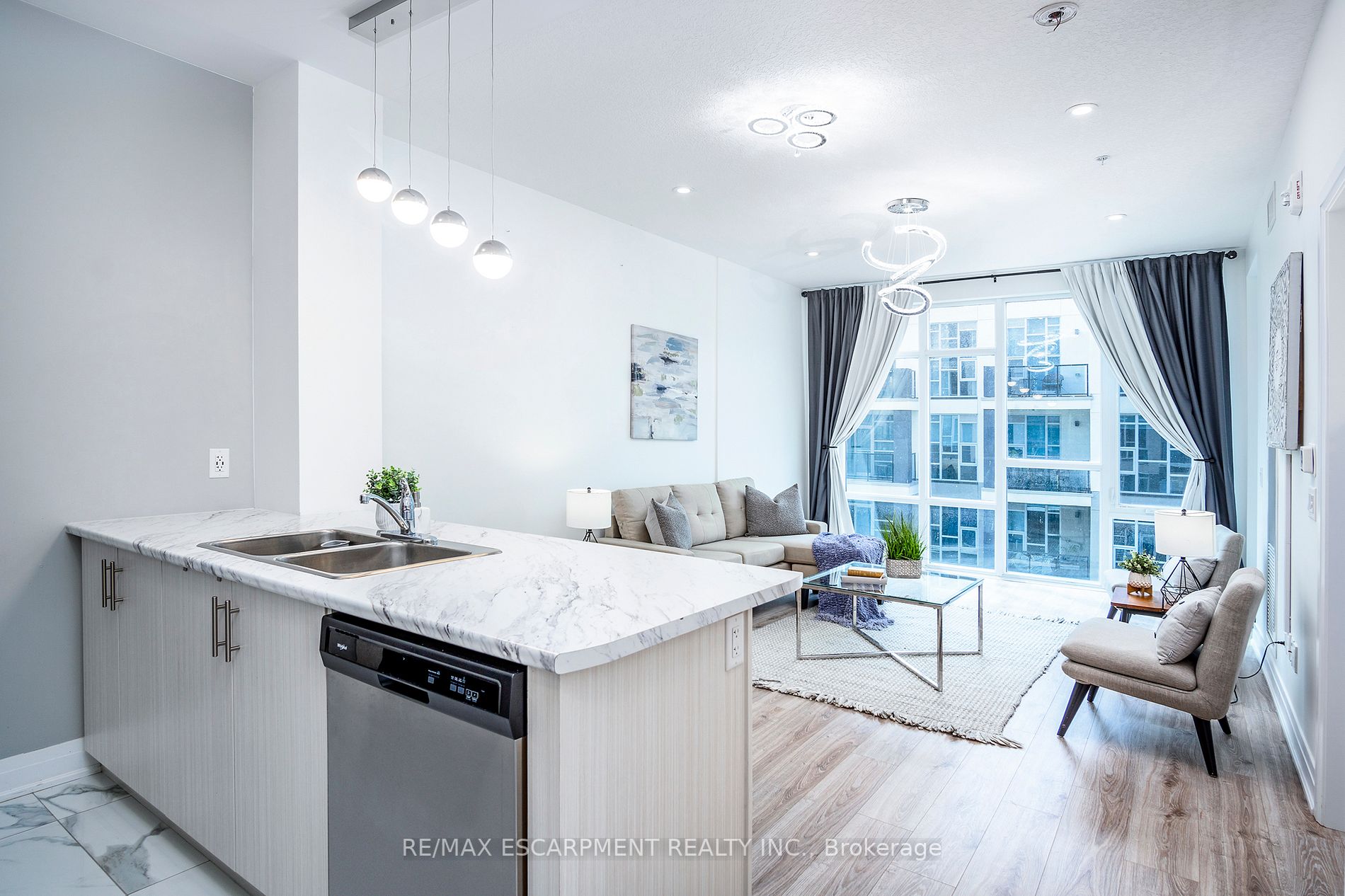 16 Concord Pl, #435
