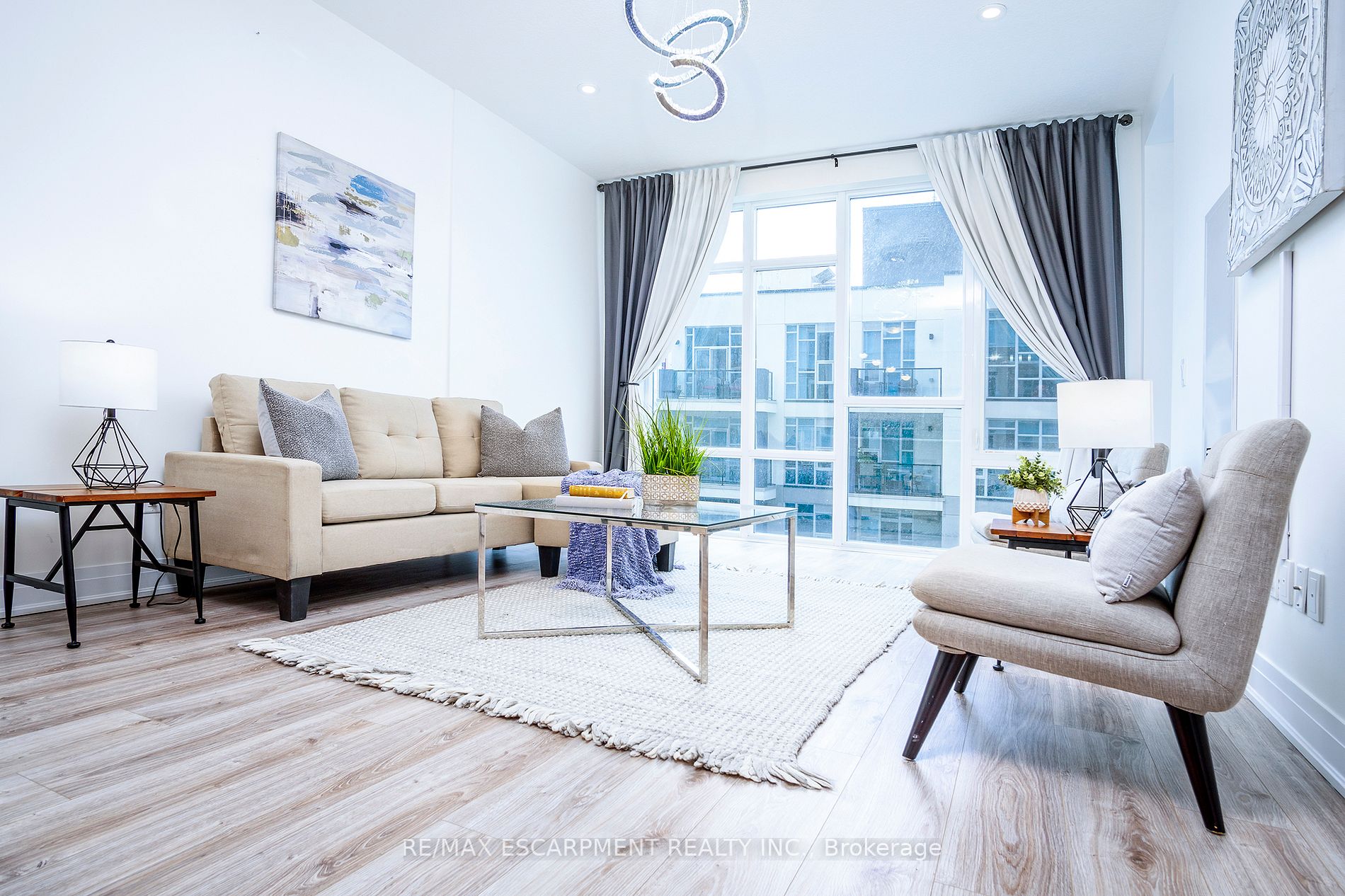 16 Concord Pl, #435