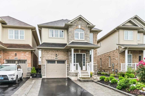 4446 Saw Mill Dr N, Niagara Falls