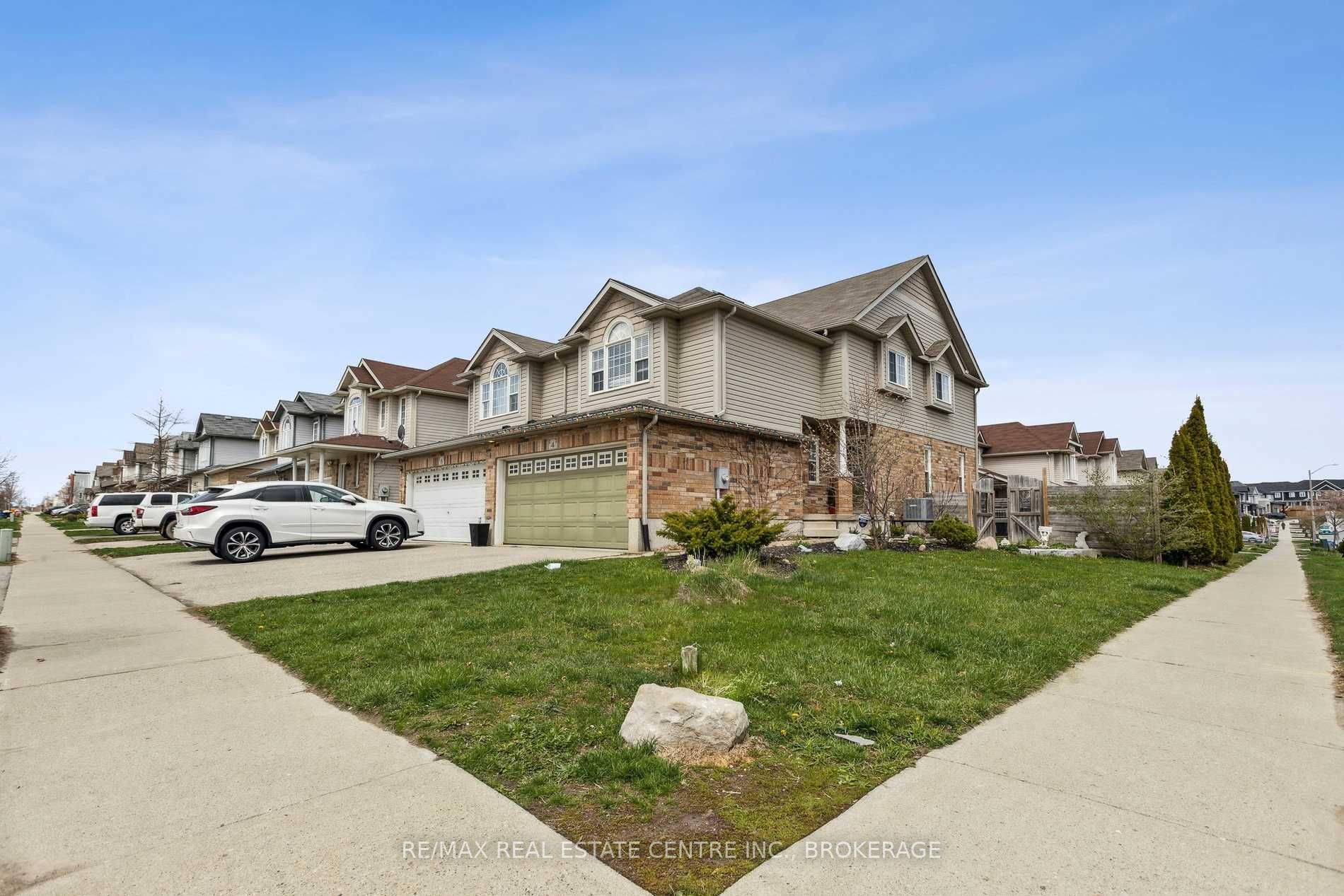 4 Seabrook Dr