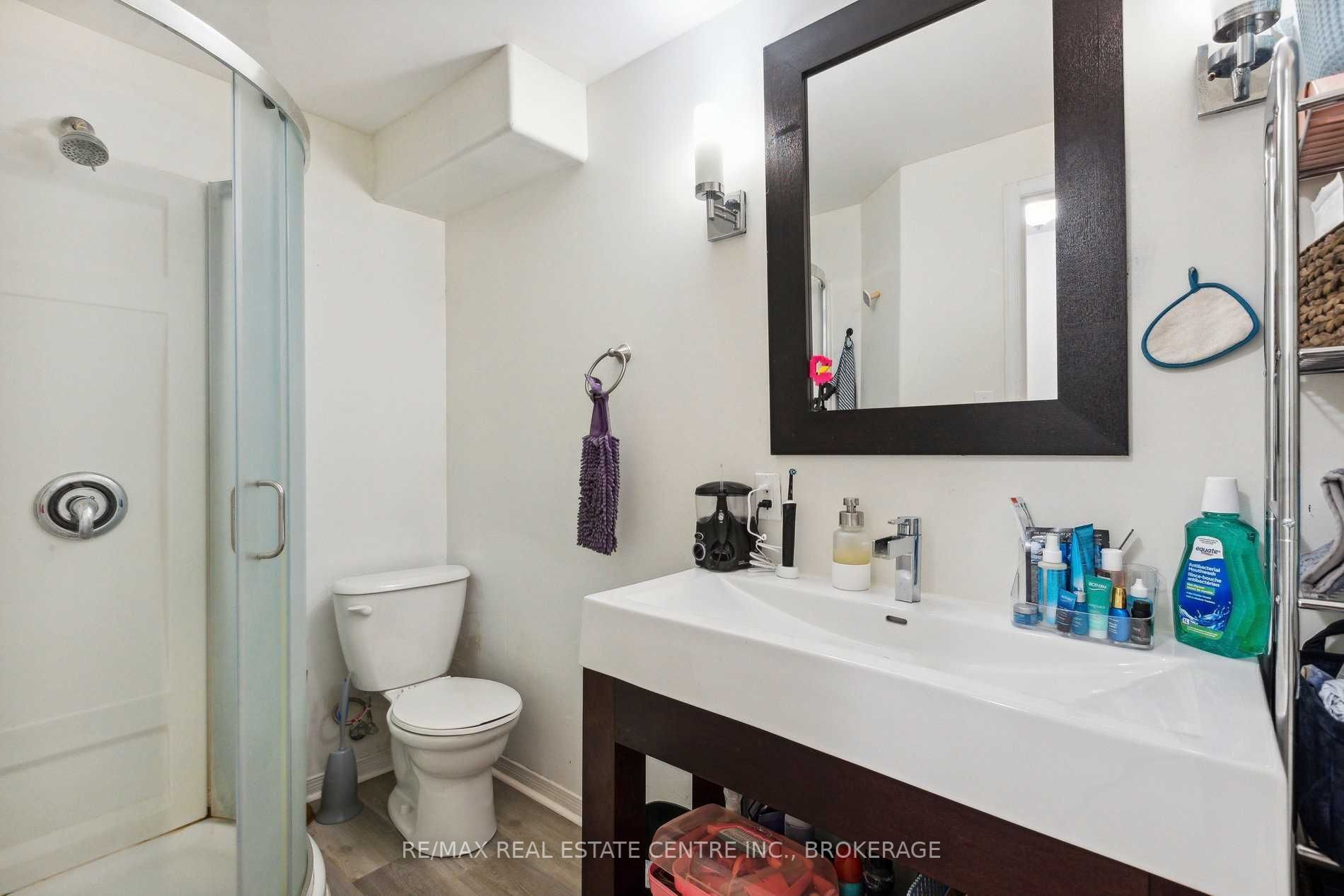 4 Seabrook Dr