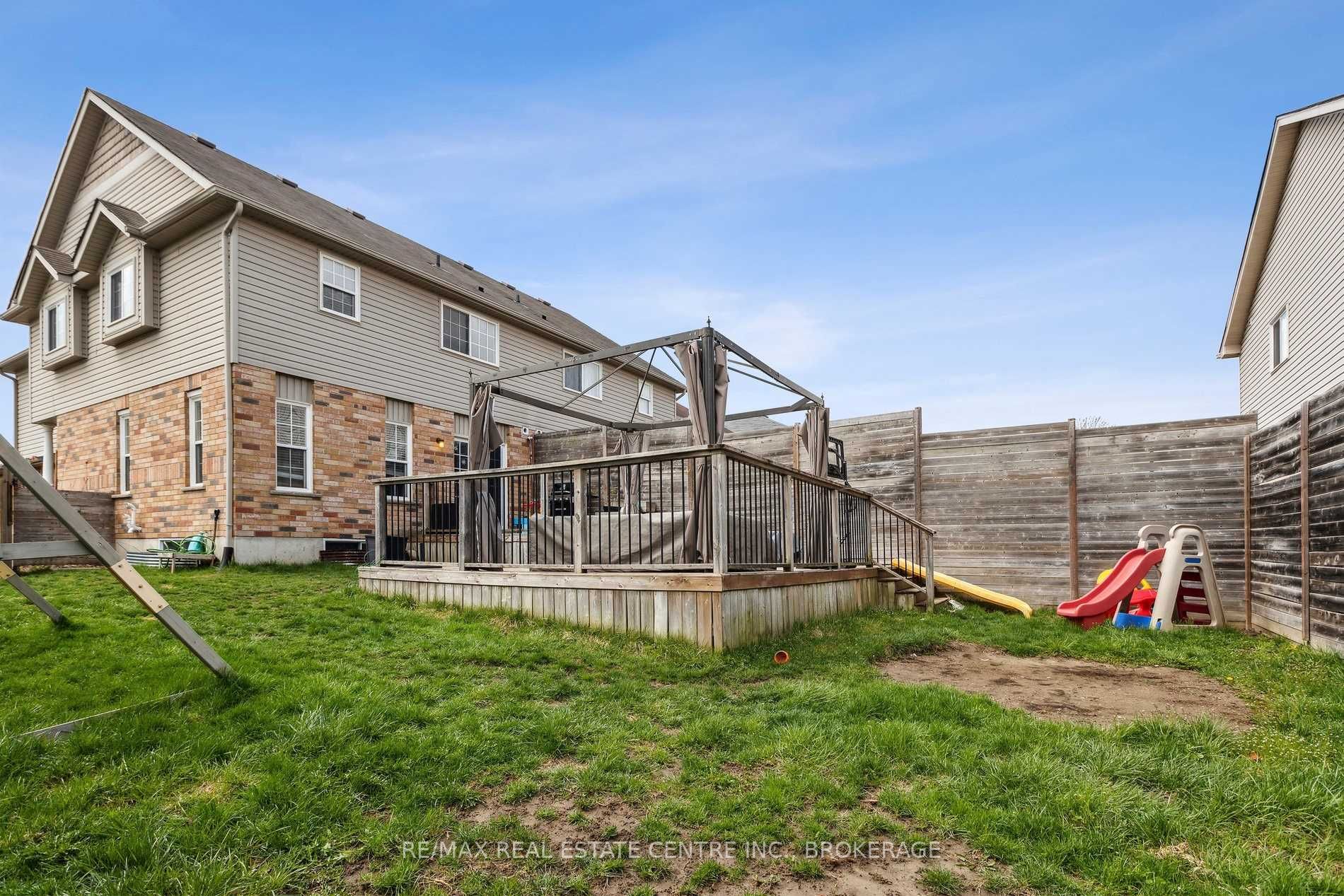4 Seabrook Dr