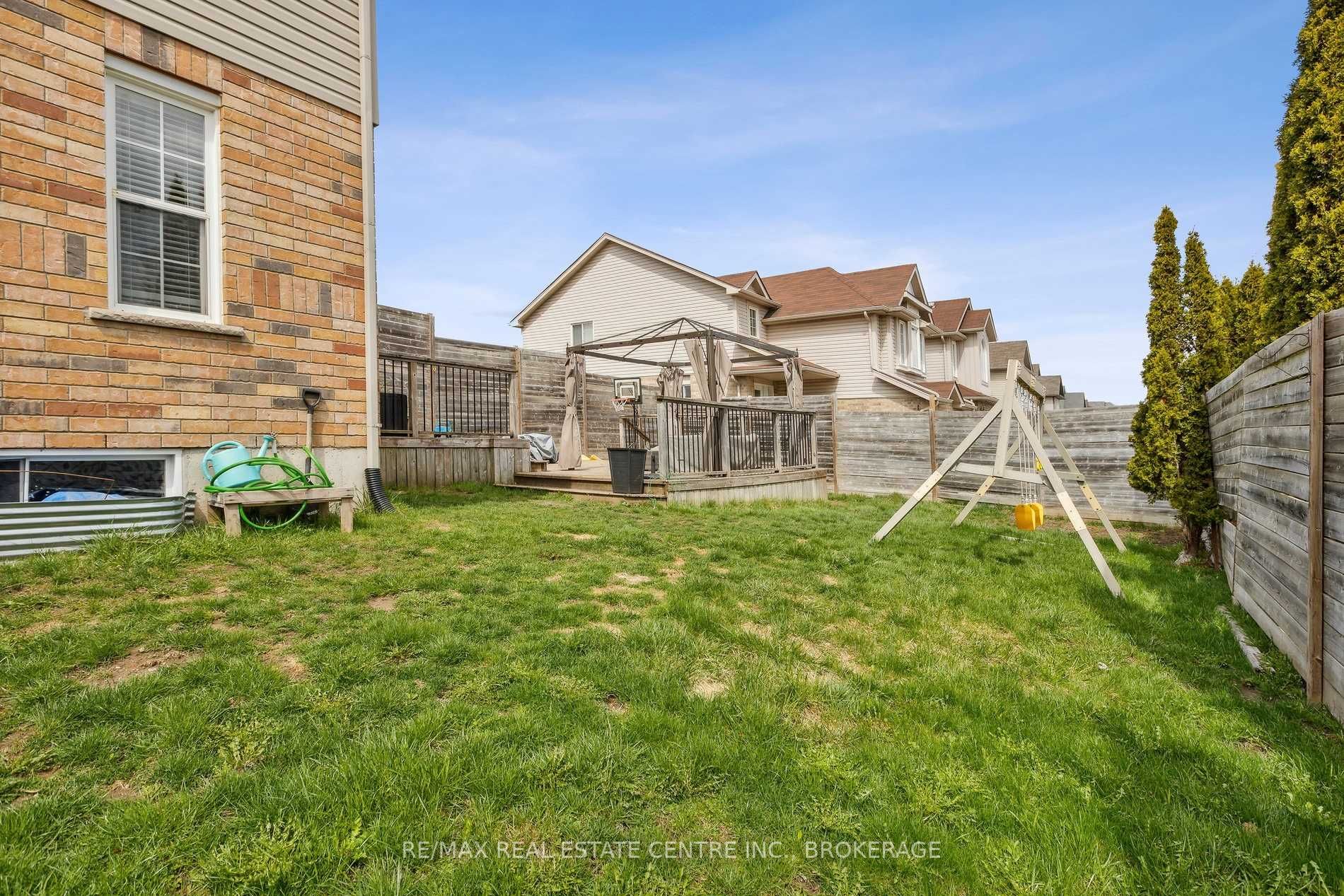 4 Seabrook Dr