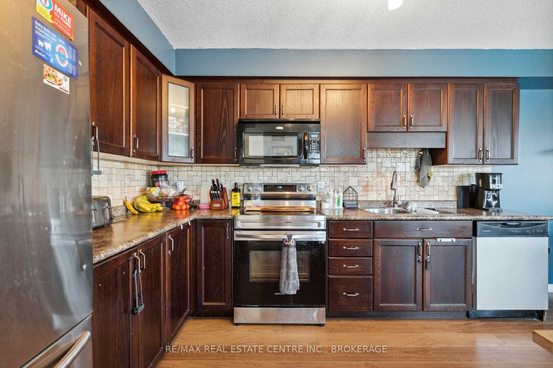 4 Seabrook Dr