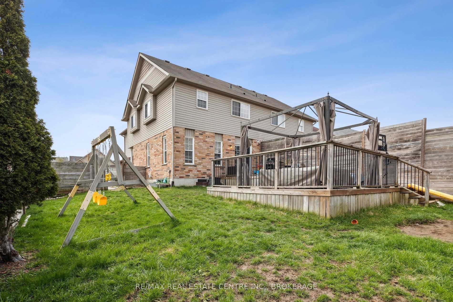 4 Seabrook Dr