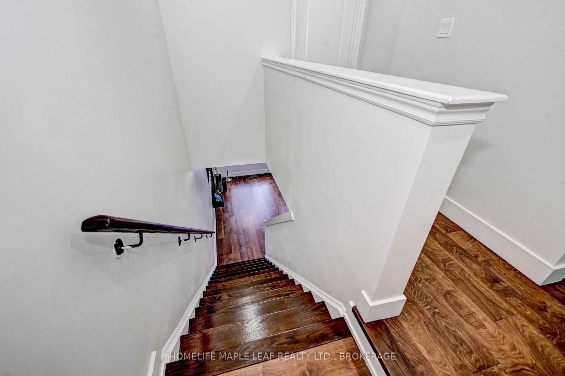 64 Knotty Pine Ave