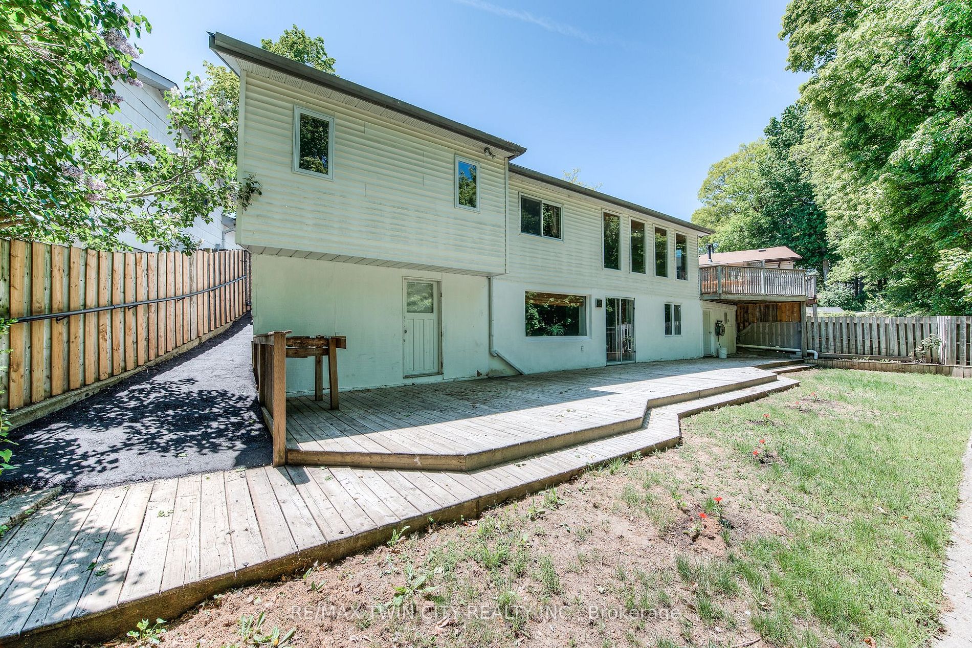 22 Blackhorne Crescent