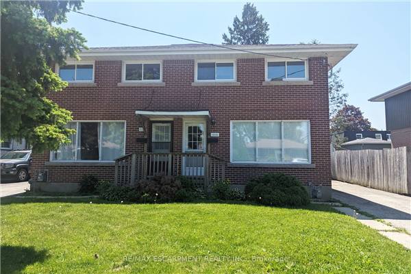 1010 Warwick St, Woodstock