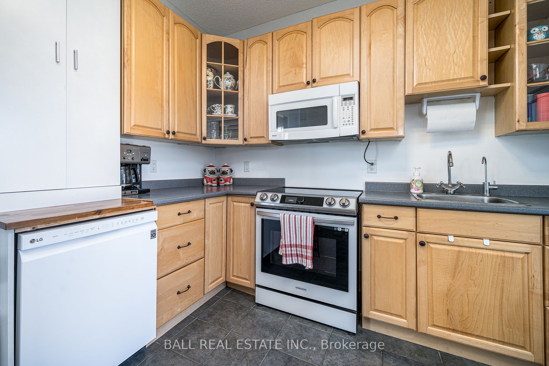 9 Bayview Dr