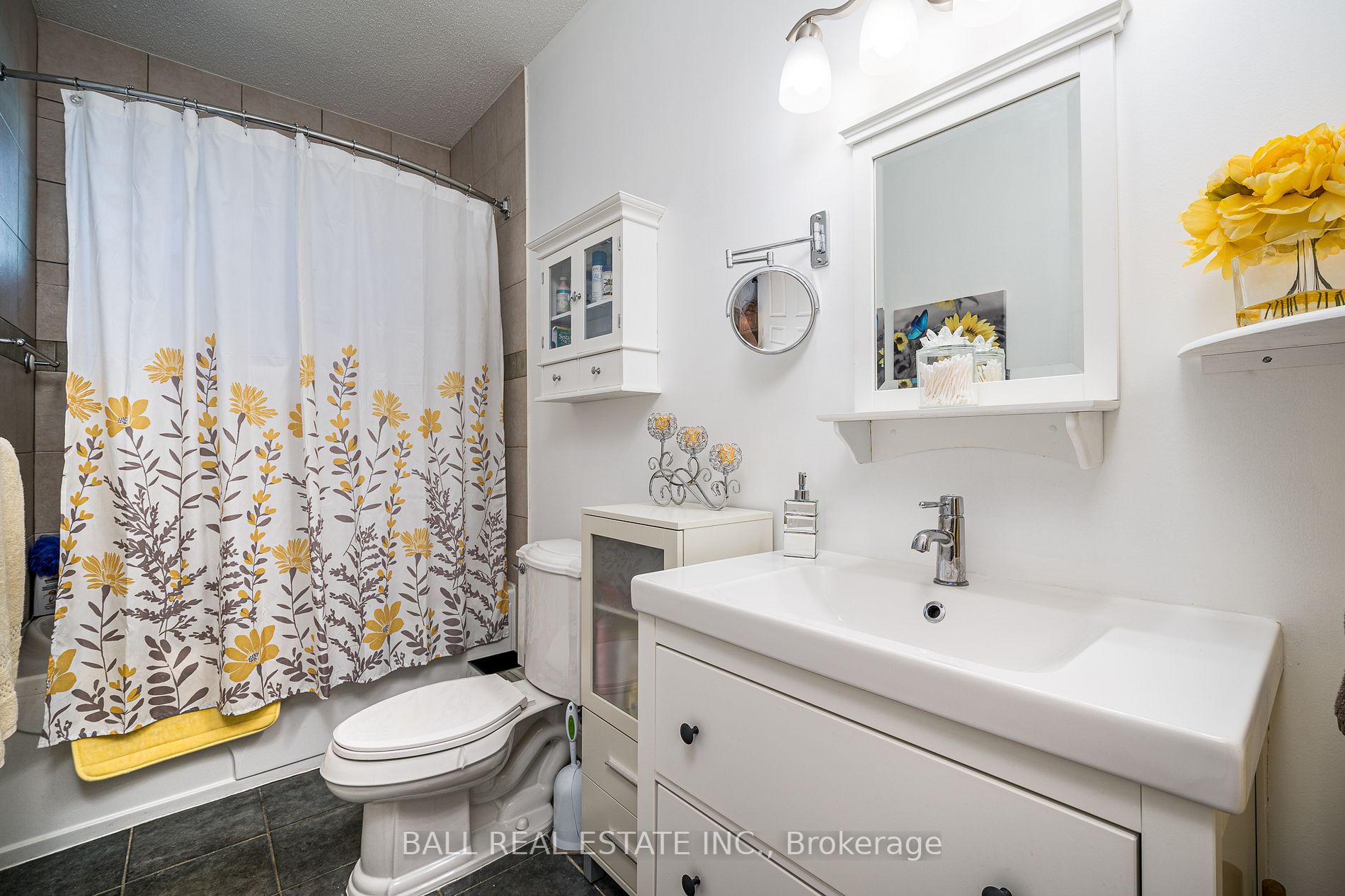 9 Bayview Dr