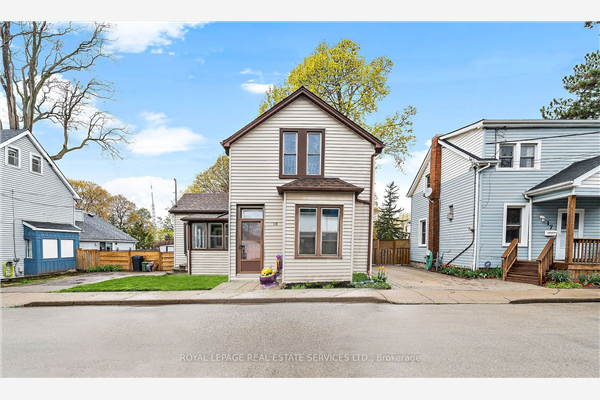 13 Woodbine Cres