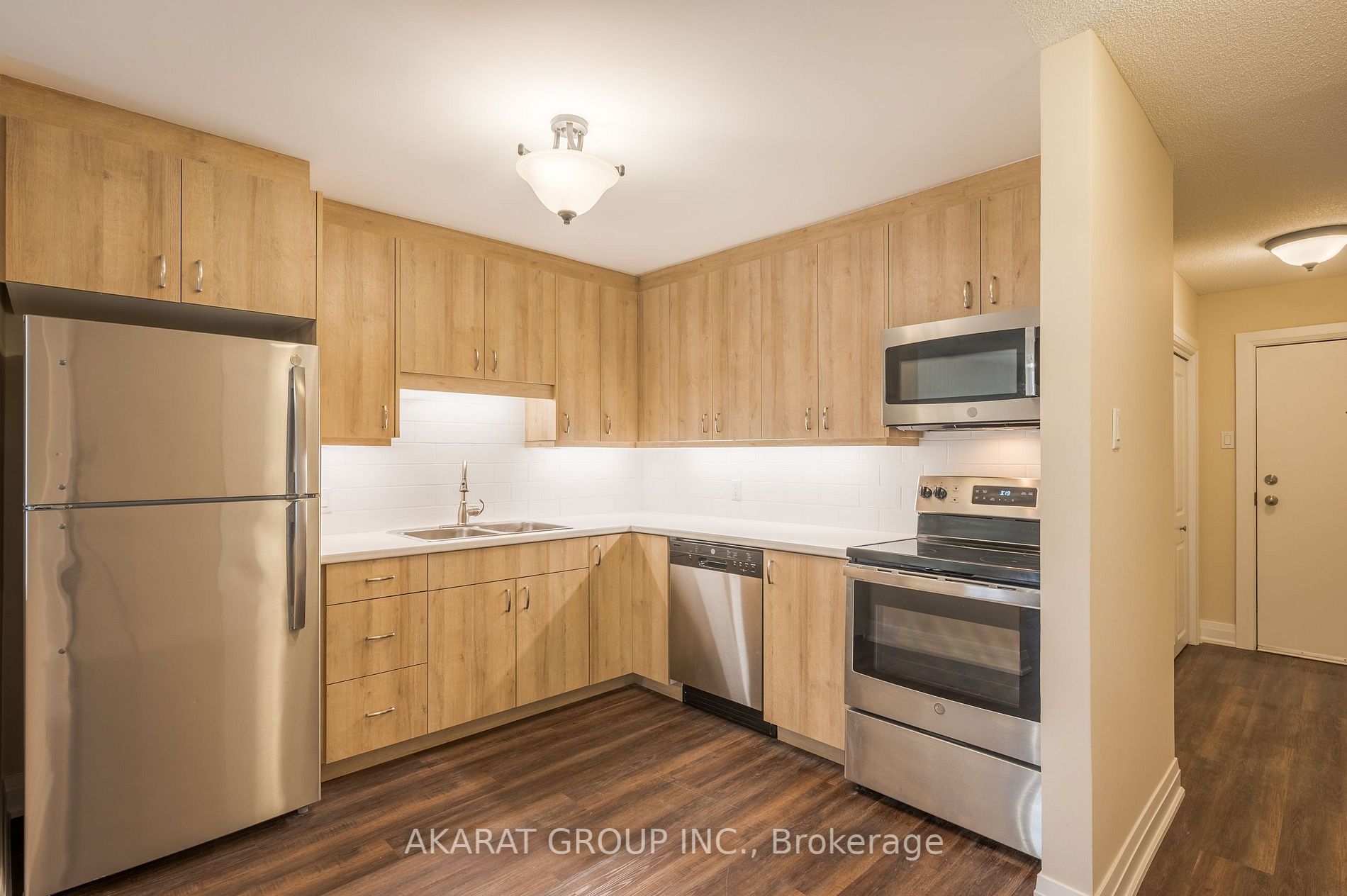 26 Spencer St E, #212