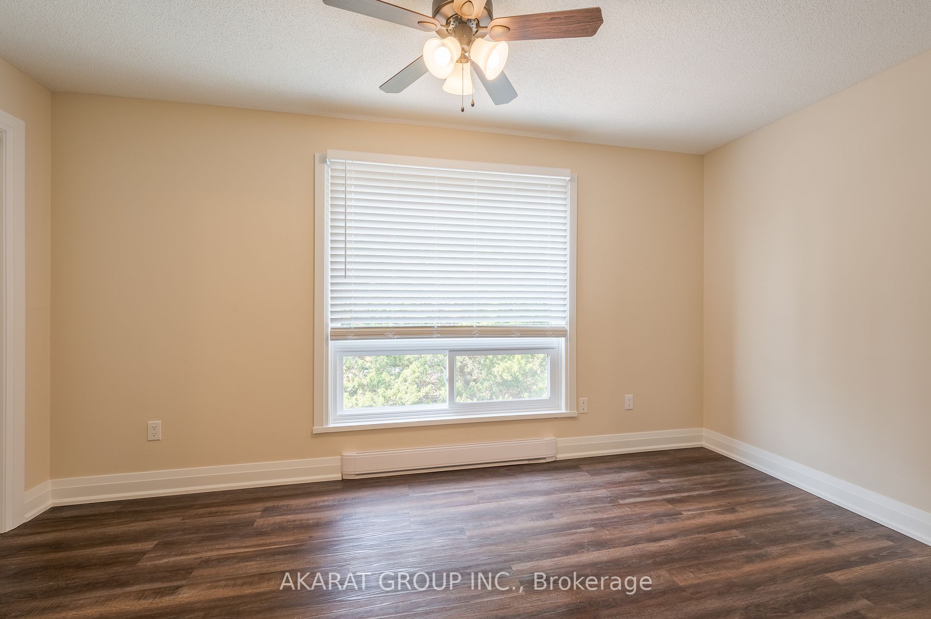 26 Spencer St E, #212